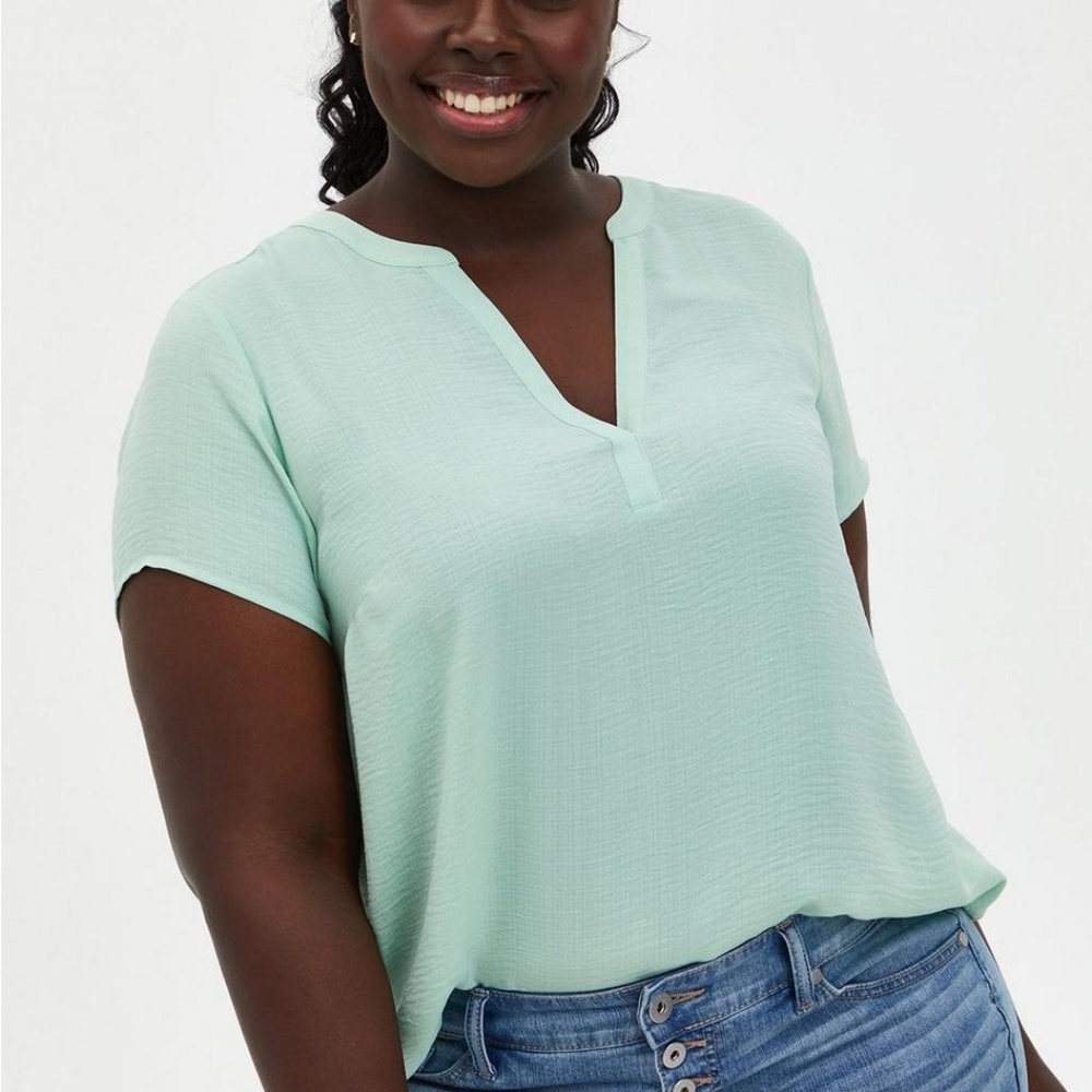 Torrid Light Green V-neck Blouse 2X, 18-20
